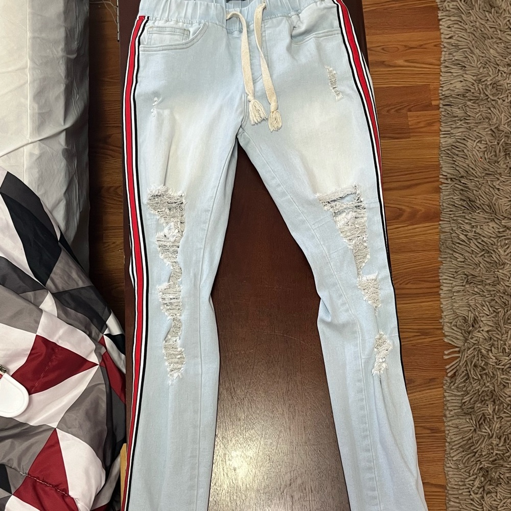 Fashionnova light colored blue jeans